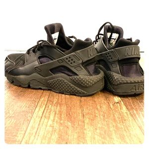 Black Nike Huarache